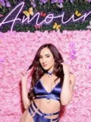 Chloe Amour