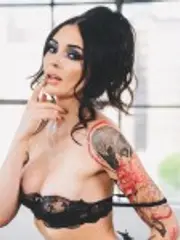 Charlotte Sins