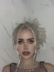 Naomi Woods