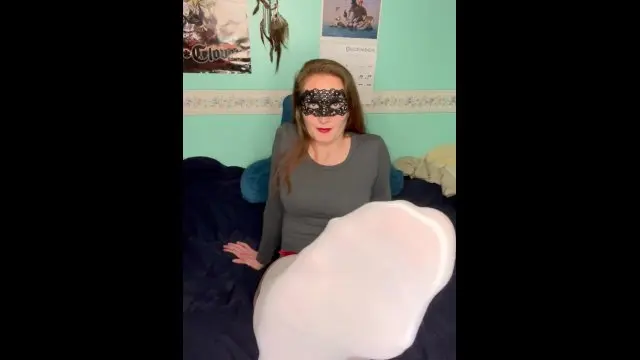 Italian Redhead Goddess Drains Finsub Live On Camera