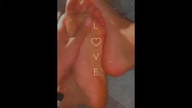 Sexy feet modeling